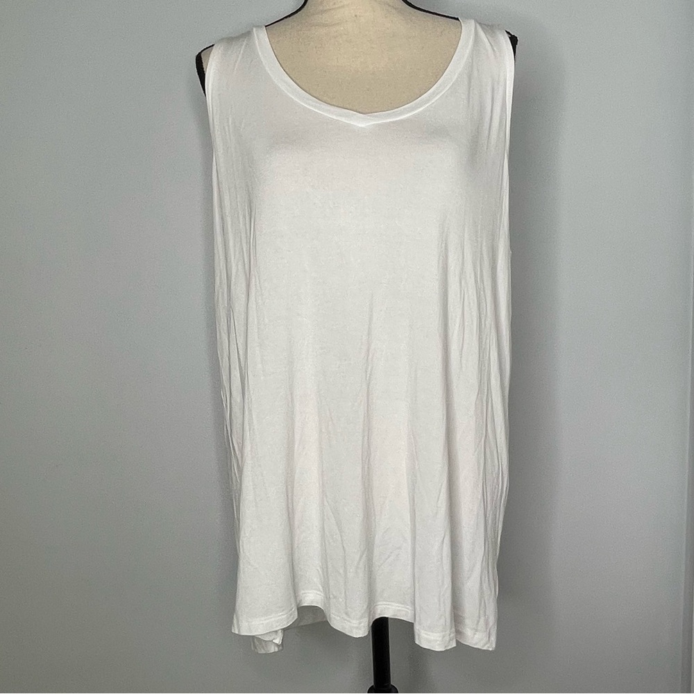 Torrid Super Soft White Tank Top Size 1X